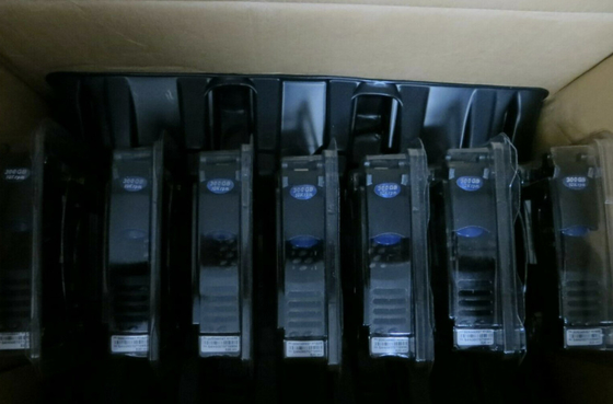 005048990 Emc Vmax는 열심히 디스크 저장 300GB 15K 4G 528 BPS  3.5 FC를 운전합니다