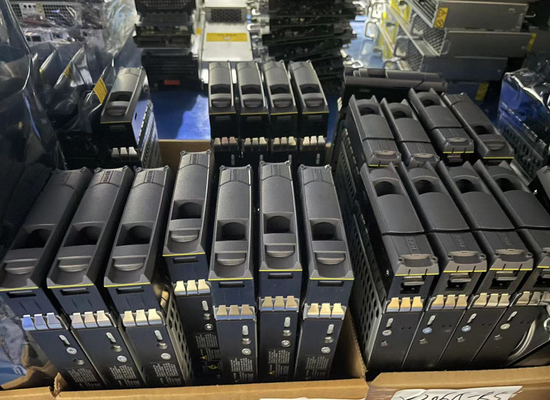 X90-412B-R6 넷앱 Ds4243 디스크 선반 Ds4246 600gb 2.5 0B31722 15K 6Gbps SAS